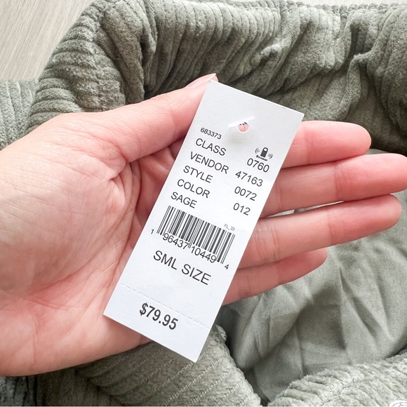 Pacsun Sage Green Corduroy Puffer - Picture 3 of 6